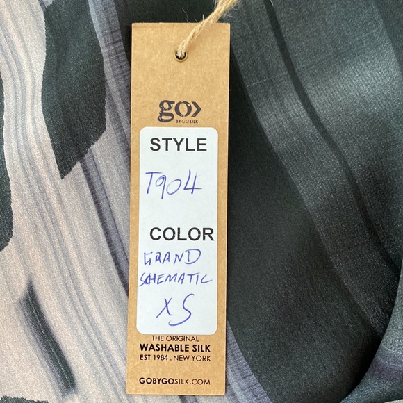 NWT!! Washable Silk Hi-Lo Top - Picture 7 of 7